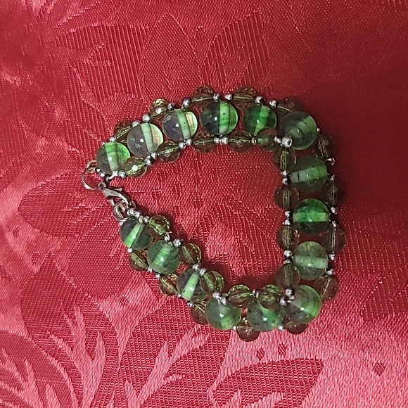 ✨ Handmade Green Bead Bracelet - 7 1/2 Inches ✨ - Picture 4 of 9